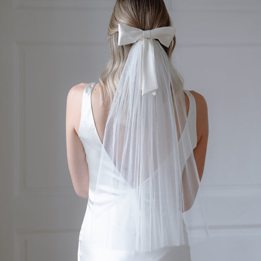 FELI Silk Bow | Seidenschleife als Haarspange in 2 Längenvarianten